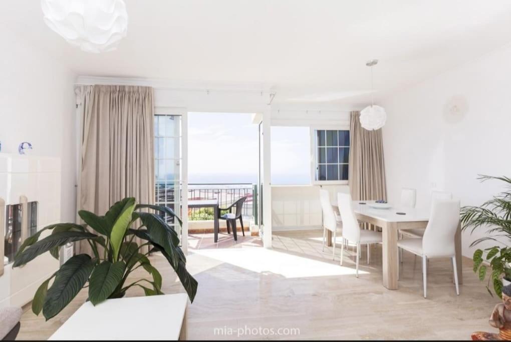 Private Pool 'Villa Vibe Tenerife' Sunset & Ocean View Chayofa Exterior photo